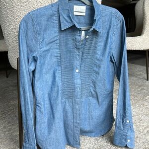 J Crew NWT chambray shirt. 4 slim